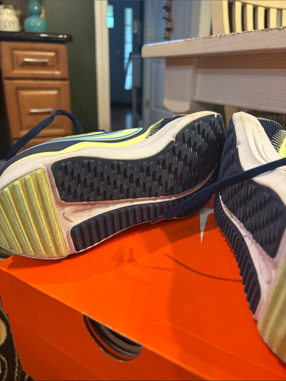 GUC Nike Cosmic Runner Sneakers Size 4.5Y - Picture 8 of 11